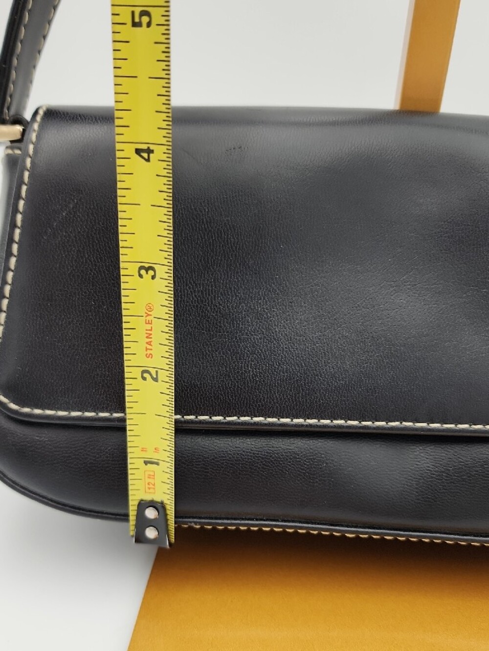 Liz Claiborne Black Leather Shoulder Bag with Contrast Stitching - Picture 12 of 13